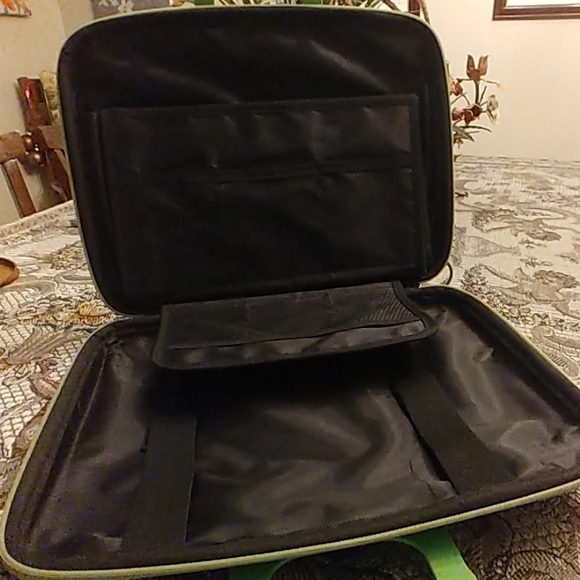 SUMAC LIFE LAPTOP CASE - Picture 6 of 8